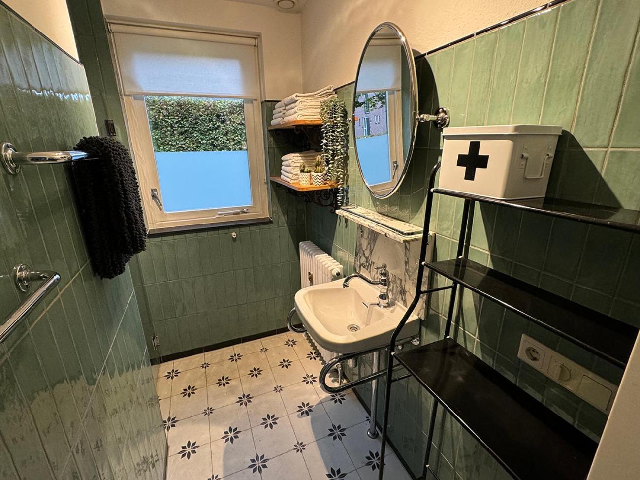 Supergezellig Vakantiehuis Met Hele Grote Tuin Bij Nijmegen Ewijk Exterior photo